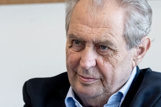 Pavlovi nelze tak úplně věřit, říká Zeman k summitu NATO. Prozradil, proč se naštval na Babiše